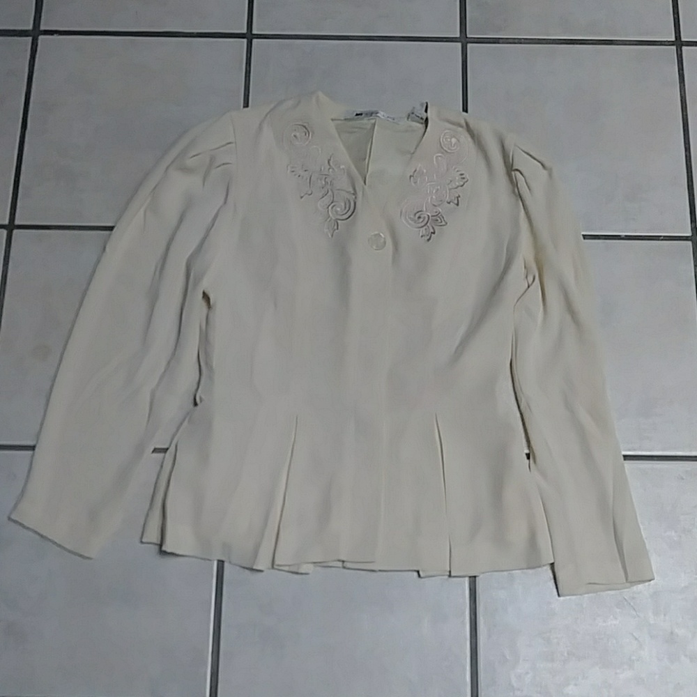 5 for $10 Vintage 80s White Blazer